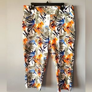 🌺 Chico's Multicolor Tropical Print Pants